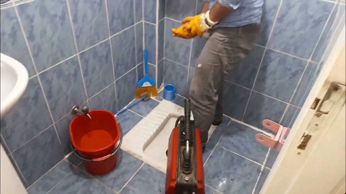 Klozet tamiri için tesisat arıza servisi